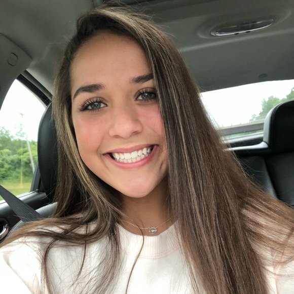 Meet the Posher Other - Meet your Posher, Carolynn